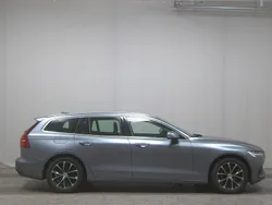 Grau Gebraucht 2019 Volvo V60 Momentum Kombi | 13.480 € (Fairer Preis)