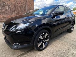 Schwarz Gebraucht 2016 Nissan Qashqai 360º SUV | 12.390 € (Fairer Preis)