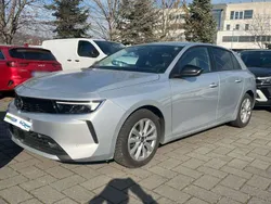 Aluminium silb/kristall silb Gebraucht 2023 Opel Astra Business Edition Kleinwagen | 20.480 € (Superpreis)