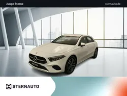 Weiß Gebraucht 2024 Mercedes A180 Advanced Limousine | 27.727 € (Fairer Preis)