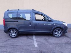 Grau Gebraucht 2021 Dacia Dokker Stepway Van / Kleinbus | 14.999 € (Fairer Preis)