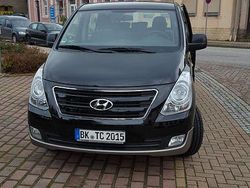 Schwarz Gebraucht 2016 Hyundai H-1 Van / Kleinbus | 17.590 € (Fairer Preis)