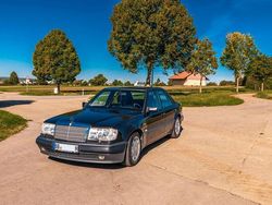 Schwarz Gebraucht 1991 Mercedes E500 AMG Limousine | 51.250 €