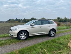 Beige Gebraucht 2016 Volvo XC60 Momentum SUV | 18.200 € (Fairer Preis)