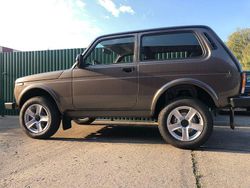 Braun Neu 2025 Lada niva SUV | 22.990 €