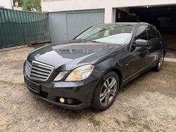 Grau Gebraucht 2009 Mercedes E200 Elegance Limousine | 6.800 € (Fairer Preis)