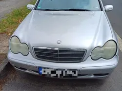 Grau Gebraucht 2004 Mercedes C200 Classic Limousine | 2.000 € (Guter Preis)