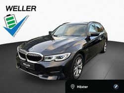 Black sapphire (schwarz) Gebraucht 2022 BMW 320e Comfort Edition Kombi | 25.990 € (Guter Preis)