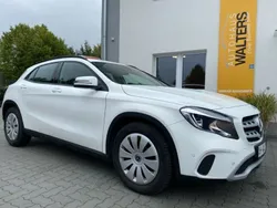 Polarweiss unilack Gebraucht 2019 Mercedes GLA200 Edition SUV | 24.885 €