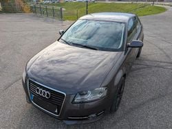 Grau Gebraucht 2010 Audi A3 Comfort Limousine | 7.900 € (Fairer Preis)