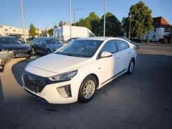 Weiss Gebraucht 2019 Hyundai Ioniq Trend Limousine | 15.150 € (Guter Preis)