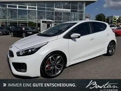 Weiss (metallic) Gebraucht 2017 Kia Ceed Limousine | 13.900 € (Fairer Preis)