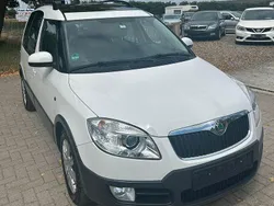 Weiß Gebraucht 2010 Skoda Roomster Scout Plus Edition Kombi | 5.500 € (Fairer Preis)