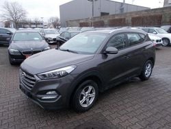 Grau Gebraucht 2015 Hyundai Tucson Trend SUV | 12.000 € (Guter Preis)