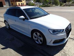 Weiß Gebraucht 2015 Audi A3 Sportback Ambiente Kombi | 13.150 € (Fairer Preis)