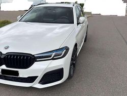 Weiß Gebraucht 2023 BMW 520 M Sport Kombi | 48.299 €