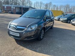 Grau Gebraucht 2011 Opel Zafira Design Edition Van / Kleinbus | 4.500 € (Fairer Preis)