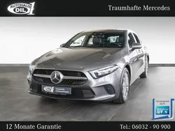 Mountaingrau met. Gebraucht 2020 Mercedes A200 Urban Limousine | 24.850 € (Fairer Preis)