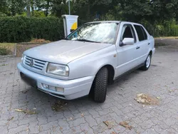 Silber Gebraucht 1997 VW Vento Limousine | 1.100 € (Etwas zu teuer)