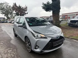 Grau Gebraucht 2018 Toyota Yaris Hybrid Kleinwagen | 11.500 € (Superpreis)