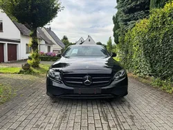 Schwarz Gebraucht 2019 Mercedes E350 Avantgarde Limousine | 36.000 € (Etwas zu teuer)