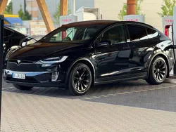 Schwarz Gebraucht 2017 Tesla Model X SUV | 36.999 €