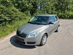 Beige Gebraucht 2010 Skoda Fabia Classic Limousine | 5.490 € (Etwas zu teuer)