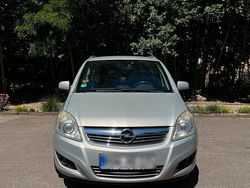 Silber Gebraucht 2010 Opel Zafira Kombi | 3.000 € (Fairer Preis)