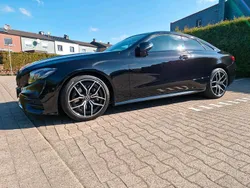 Schwarz Gebraucht 2018 Mercedes E300 AMG line Coupé | 38.700 € (Fairer Preis)
