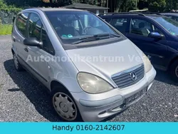 Silber Gebraucht 2002 Mercedes A160 Elegance Van / Kleinbus | 890 € (Fairer Preis)