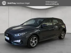 Grau Gebraucht 2023 Hyundai i30 Select Limousine | 17.880 € (Fairer Preis)