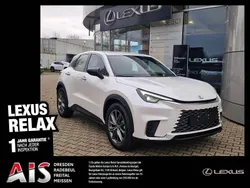 Titaniumweiß metallic Neu 2025 Lexus LBX SUV | 34.990 € (Etwas zu teuer)