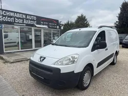 Weiß Gebraucht 2011 Peugeot Partner Comfort Van / Kleinbus | 3.950 € (Fairer Preis)