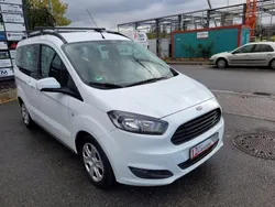 Weiß Gebraucht 2019 Ford Tourneo S Van / Kleinbus | 9.990 €