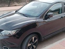 Violet Gebraucht 2016 Nissan Qashqai N-Connecta SUV | 13.600 € (Fairer Preis)