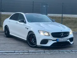 Weiß Gebraucht 2018 Mercedes E63S AMG AMG Limousine | 49.999 € (Guter Preis)