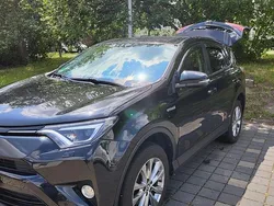 Schwarz Gebraucht 2019 Toyota RAV4 Hybrid SUV | 25.000 € (Etwas zu teuer)