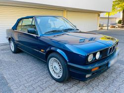 Blau Gebraucht 1992 BMW 318 Cabriolet Cabrio | 15.500 €