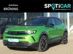 Grün Gebraucht 2024 Opel Mokka Ultimate SUV | 20.890 € (Fairer Preis)