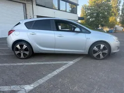 Silber Gebraucht 2010 Opel Astra Edition Limousine | 3.650 € (Fairer Preis)