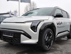 Ivory silver metallic Gebraucht 2025 Kia EV3 2 SUV | 39.900 € (Fairer Preis)