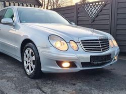 Silber Gebraucht 2008 Mercedes E200 Limousine | 4.000 € (Fairer Preis)