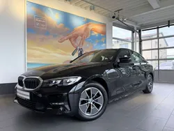 Schwarz 2 Gebraucht 2022 BMW 318 Sport Line Limousine | 26.920 € (Guter Preis)