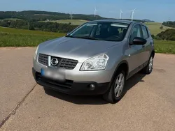 Grau Gebraucht 2010 Nissan Qashqai SUV | 4.990 € (Etwas zu teuer)