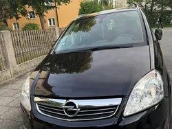 Schwarz Gebraucht 2011 Opel Zafira Van / Kleinbus | 7.000 €