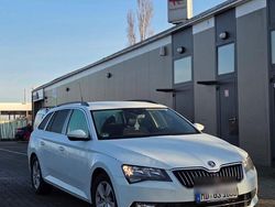 Weiß Gebraucht 2017 Skoda Superb Kombi | 8.900 € (Teuer)