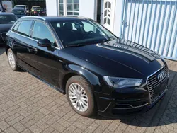 Brillantschwarz Gebraucht 2016 Audi A3 Sportback e-tron Ambiente Limousine | 14.900 € (Guter Preis)