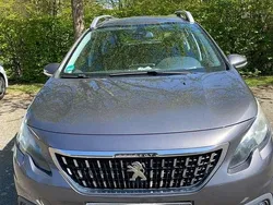 Grau Gebraucht 2016 Peugeot 2008 Active SUV | 6.000 € (Fairer Preis)
