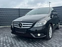 Schwarz Gebraucht 2013 Mercedes 250 Limousine | 12.990 € (Etwas zu teuer)
