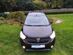 Schwarz Gebraucht 2017 Dacia Dokker Lauréate Van | 5.490 € (Guter Preis)